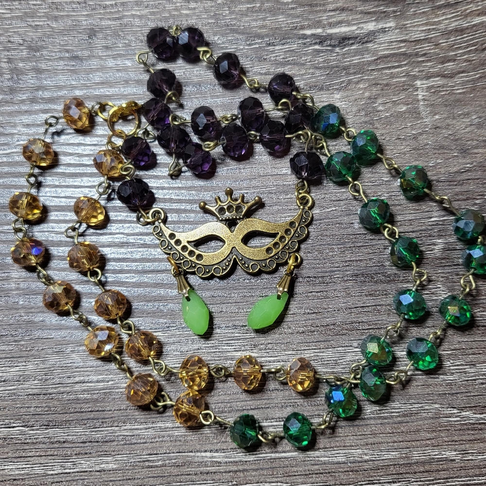 Bal Masque Vintage-Inspired Glass Mardi Gras Beads